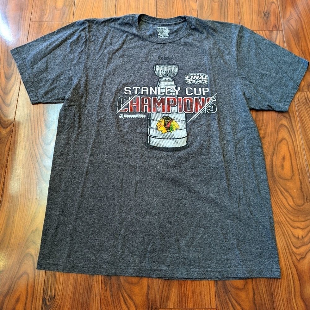 Men's XL Reebok 2015 Stanley Cup Champions Chicago Blackhawks T-Shirt Gray